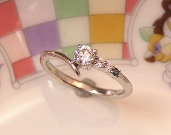 ペンダントからダイヤモンドを外して婚約指輪へリフォーム
