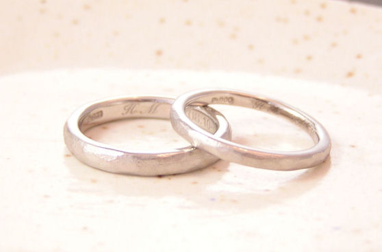 シンプルで人気 結婚指輪