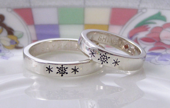 雪の結晶　結婚指輪